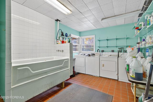 202 Woodland Drive, Lincroft, NJ 07738