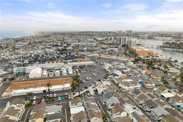 39 El Paseo, Newport Beach, CA 92663