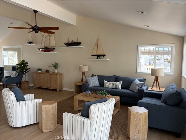 39 El Paseo, Newport Beach, CA 92663