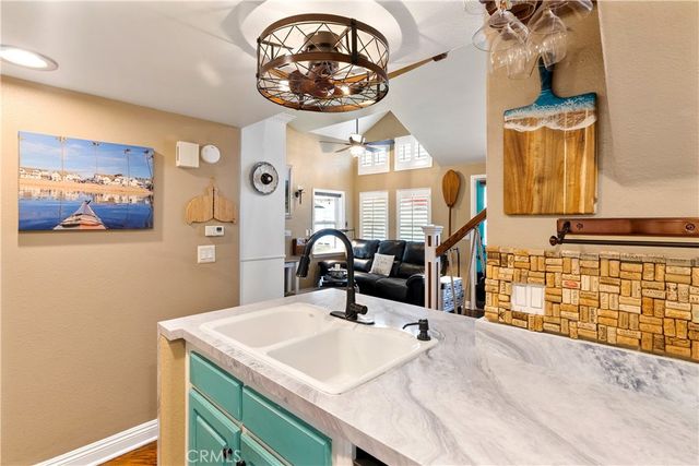 39 El Paseo, Newport Beach, CA 92663