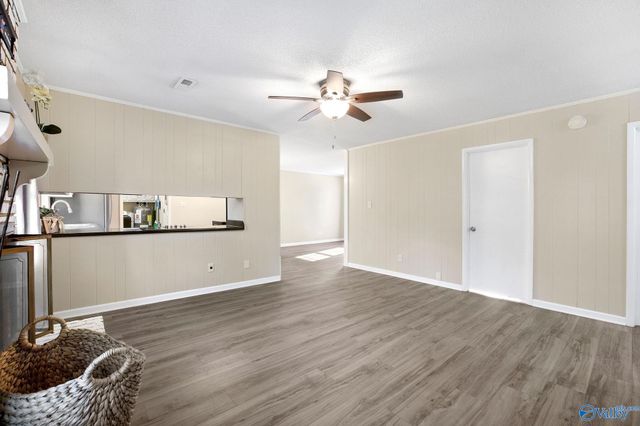 1312 SW Cloverdale Avenue, Decatur, AL 35601