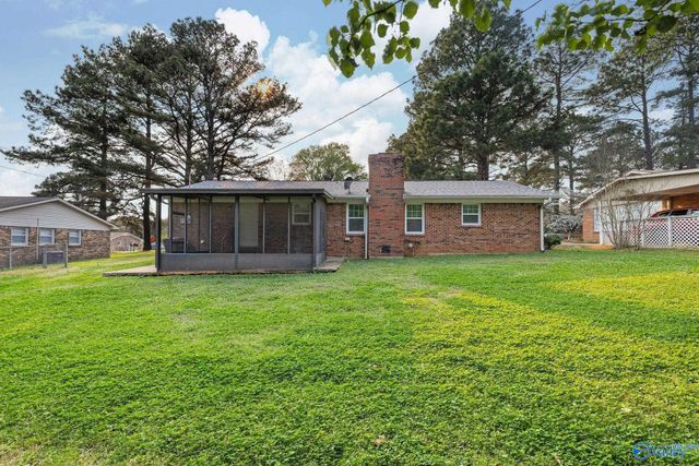1312 SW Cloverdale Avenue, Decatur, AL 35601