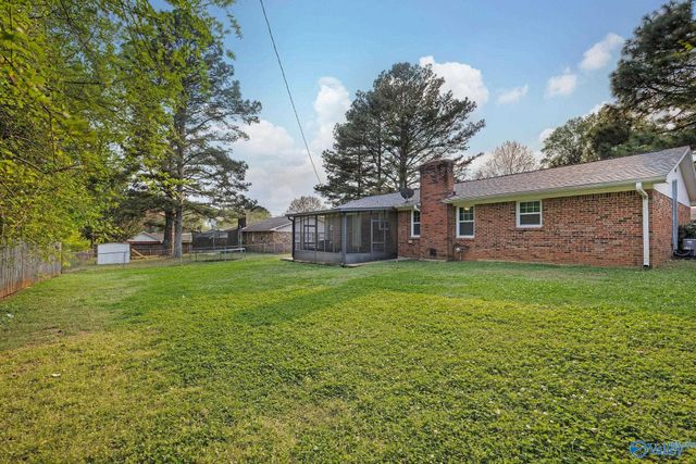 1312 SW Cloverdale Avenue, Decatur, AL 35601