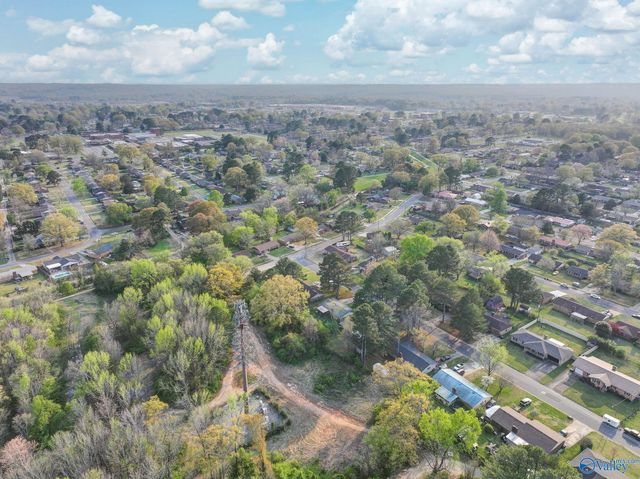 1312 SW Cloverdale Avenue, Decatur, AL 35601