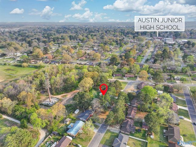 1312 SW Cloverdale Avenue, Decatur, AL 35601