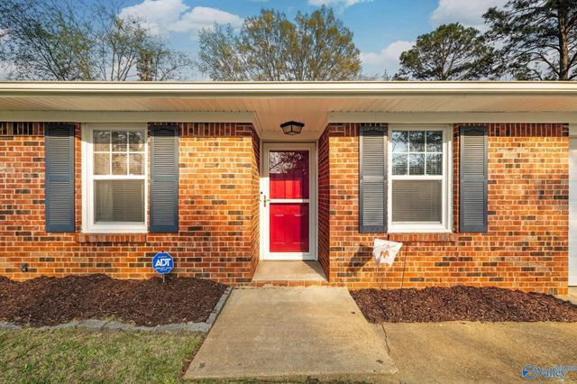 1312 SW Cloverdale Avenue, Decatur, AL 35601
