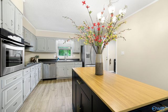 1312 SW Cloverdale Avenue, Decatur, AL 35601