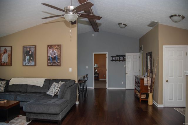 7912 W Kennedy Parkway, Yorktown, IN 47396