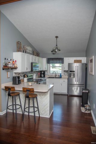 7912 W Kennedy Parkway, Yorktown, IN 47396