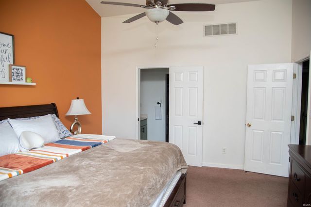 7912 W Kennedy Parkway, Yorktown, IN 47396