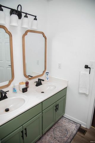 7912 W Kennedy Parkway, Yorktown, IN 47396