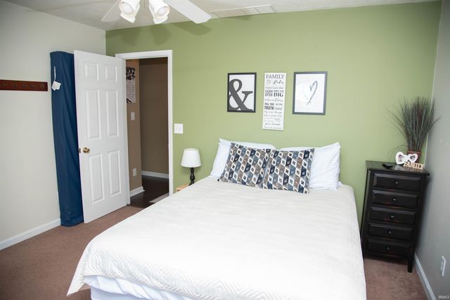 7912 W Kennedy Parkway, Yorktown, IN 47396