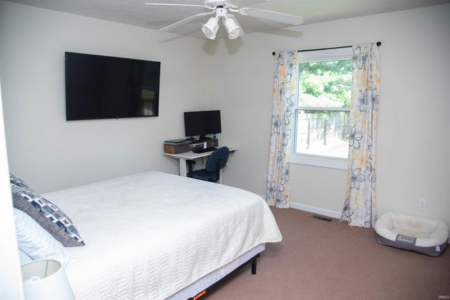 7912 W Kennedy Parkway, Yorktown, IN 47396