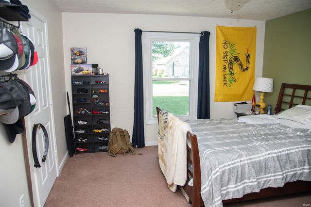 7912 W Kennedy Parkway, Yorktown, IN 47396