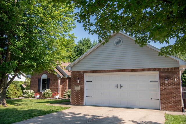 7912 W Kennedy Parkway, Yorktown, IN 47396