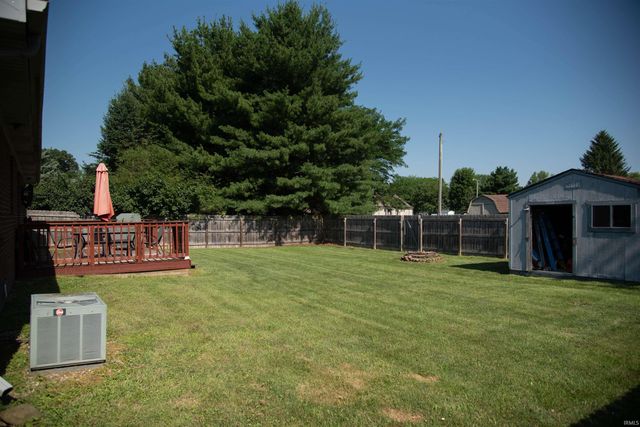 7912 W Kennedy Parkway, Yorktown, IN 47396