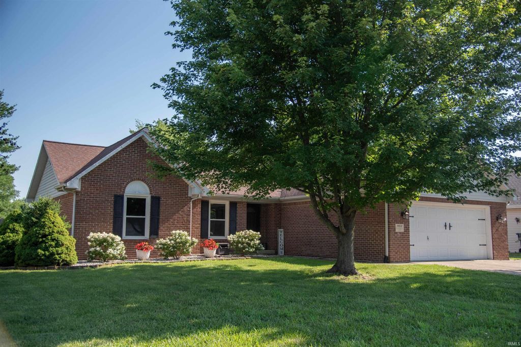 7912 W Kennedy Parkway, Yorktown, IN 47396