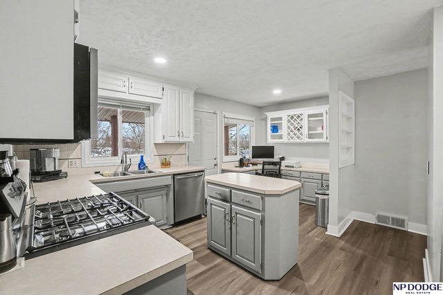 9506 Ohio Street, Omaha, NE 68134