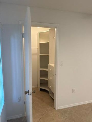2647 NW 33rd Street 2305, Oakland Park, FL 33309