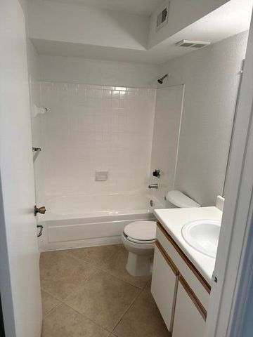 2647 NW 33rd Street 2305, Oakland Park, FL 33309