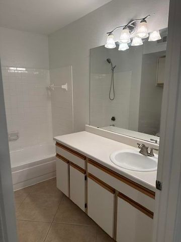 2647 NW 33rd Street 2305, Oakland Park, FL 33309