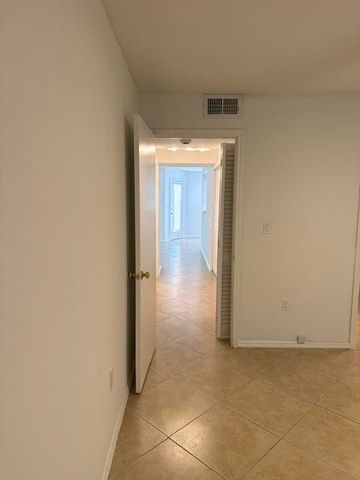 2647 NW 33rd Street 2305, Oakland Park, FL 33309