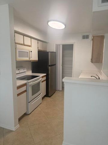 2647 NW 33rd Street 2305, Oakland Park, FL 33309