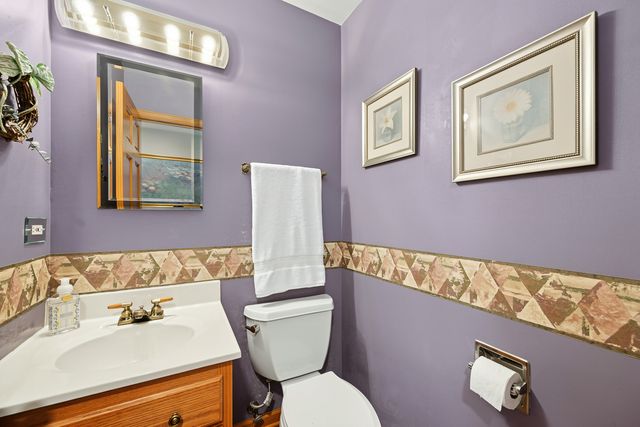 567 Hamilton Avenue, Westmont, IL 60559