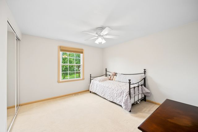 567 Hamilton Avenue, Westmont, IL 60559