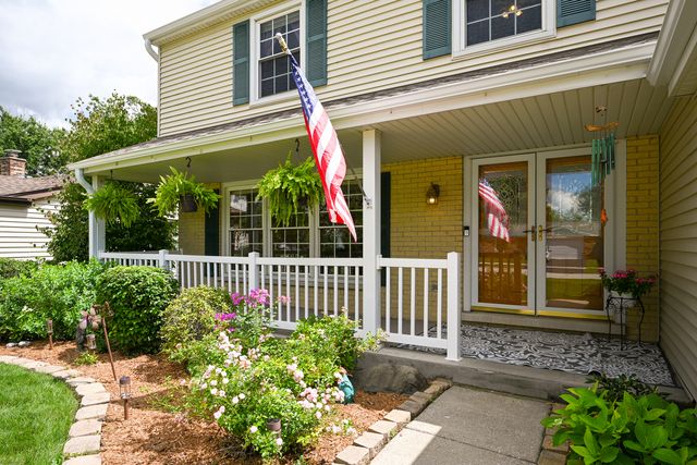 567 Hamilton Avenue, Westmont, IL 60559