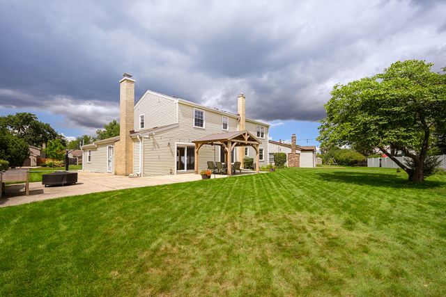 567 Hamilton Avenue, Westmont, IL 60559