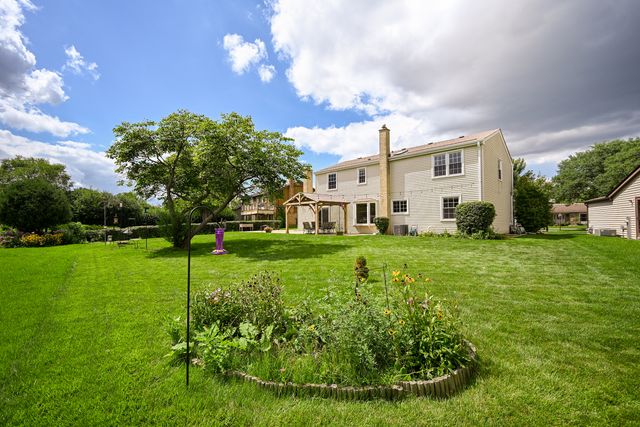 567 Hamilton Avenue, Westmont, IL 60559