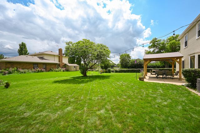 567 Hamilton Avenue, Westmont, IL 60559
