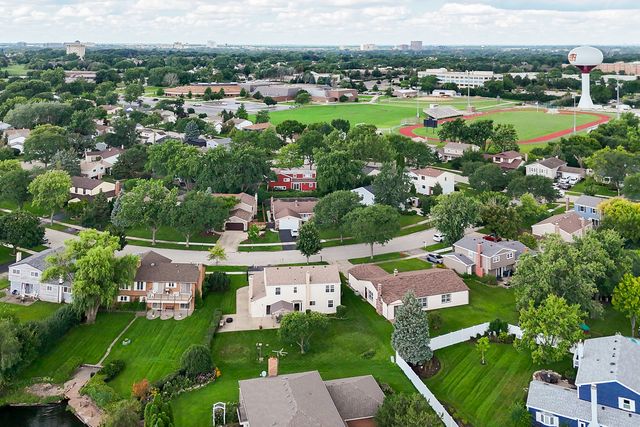 567 Hamilton Avenue, Westmont, IL 60559