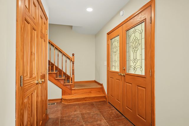567 Hamilton Avenue, Westmont, IL 60559