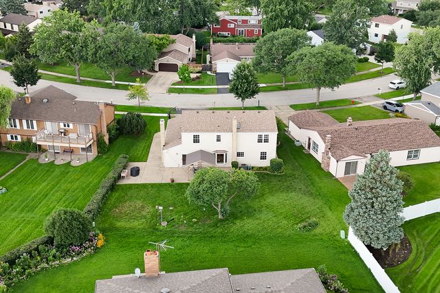 567 Hamilton Avenue, Westmont, IL 60559