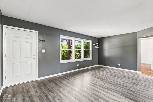 4515 Willow Lane, Mchenry, IL 60050