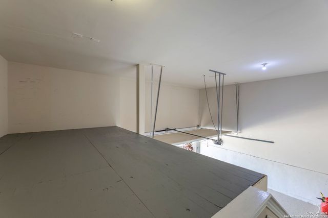 1903 Roaring, San Antonio, TX 78260