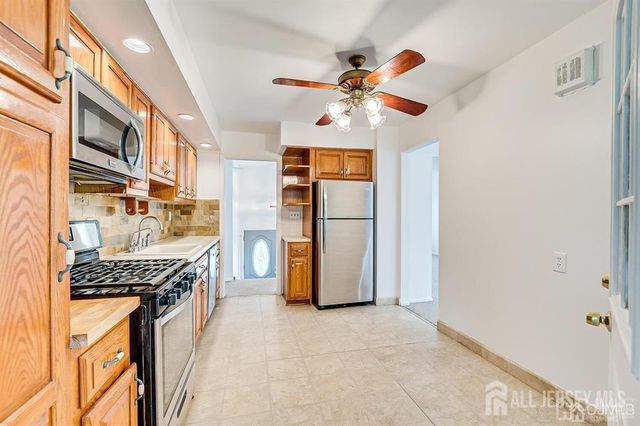 559 Wood Avenue, Edison, NJ 08820
