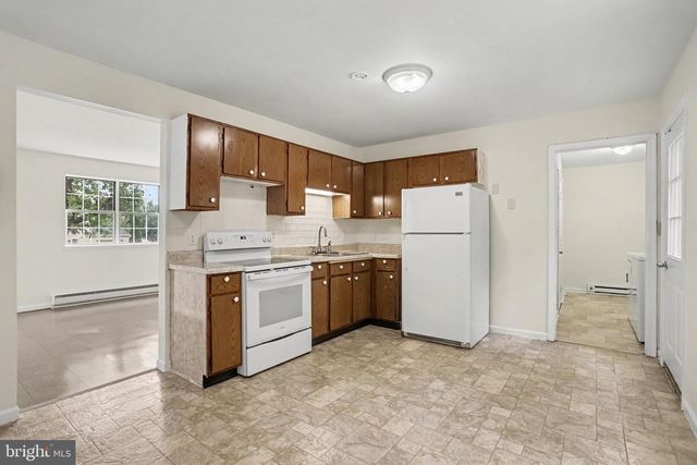 1117 CLOVERTON DR, Columbia, PA 17512
