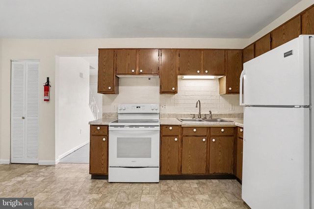 1117 CLOVERTON DR, Columbia, PA 17512