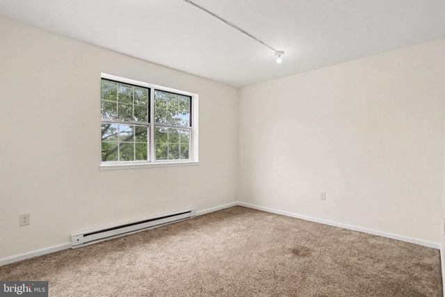 1117 CLOVERTON DR, Columbia, PA 17512