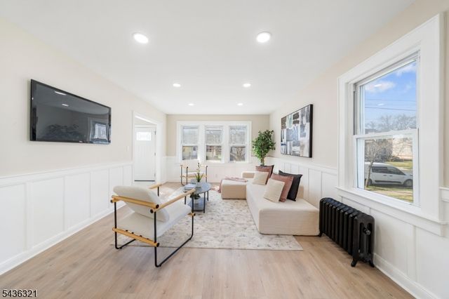 536 Spruce Ave, Garwood Boro, NJ 07027