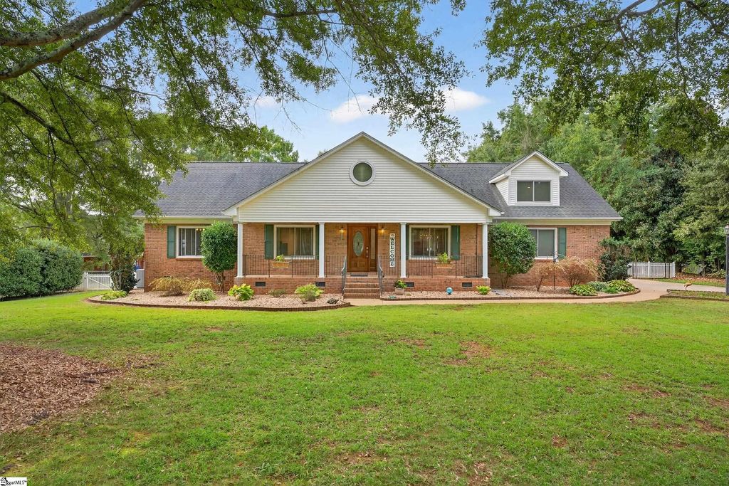 110 Wild Cherry Lane, Boiling Springs, SC 29316