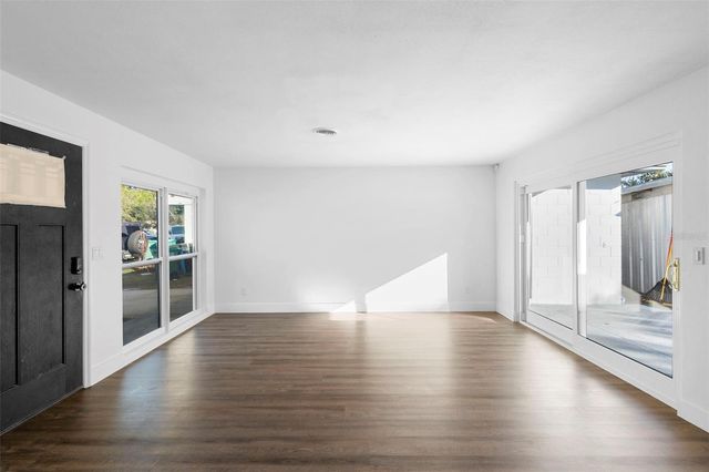 55 S FAIRFAX AVENUE, Winter Springs, FL 32708