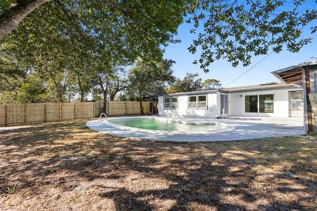 55 S FAIRFAX AVENUE, Winter Springs, FL 32708