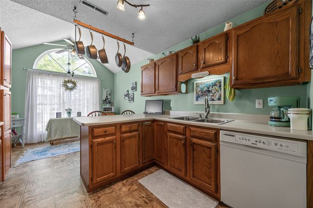 4545 Westchester Drive NE C, Cedar Rapids, IA 52402