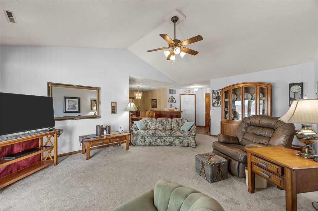 4545 Westchester Drive NE C, Cedar Rapids, IA 52402