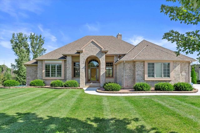 N37W22910 Wyndemere DRIVE, Pewaukee, WI 53072