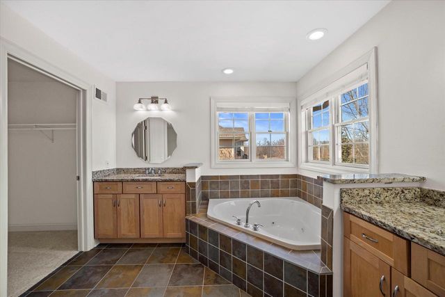 N37W22910 Wyndemere DRIVE, Pewaukee, WI 53072